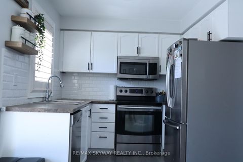 Photo 6 at 10 Elephant Hill Drive, Bowmanville, Clarington