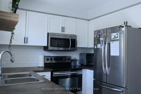 Photo 7 at 10 Elephant Hill Drive, Bowmanville, Clarington