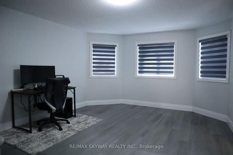 Photo 14 at 10 Elephant Hill Drive, Bowmanville, Clarington