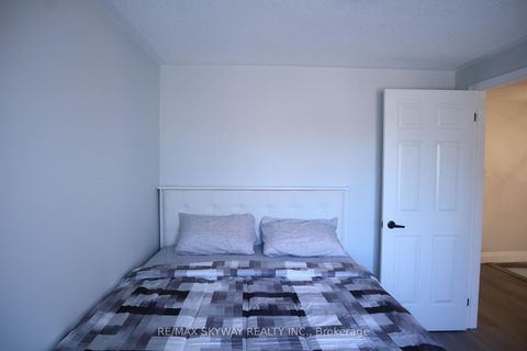 Photo 18 at 10 Elephant Hill Drive, Bowmanville, Clarington