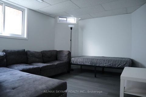 Photo 25 at 10 Elephant Hill Drive, Bowmanville, Clarington