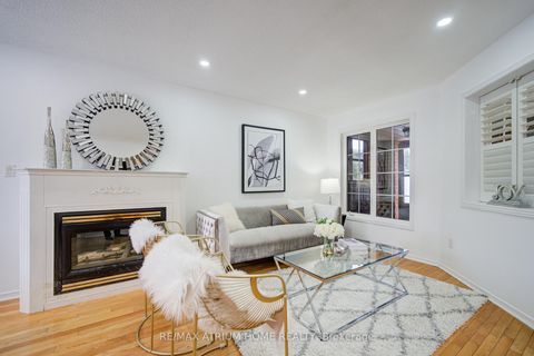 Photo 11 at 59 Hollybush Drive, Maple, Vaughan