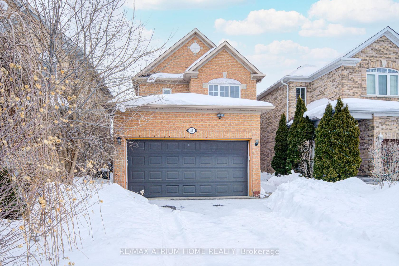 59 Hollybush Drive, Maple, Vaughan photo number 2