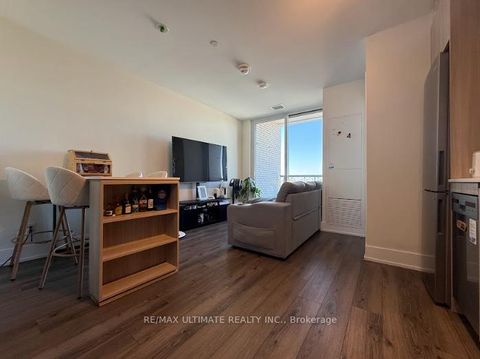 Photo 3 at 1111 - 3100 Keele Street, CFB, Toronto