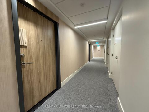 Photo 17 at 1111 - 3100 Keele Street, CFB, Toronto