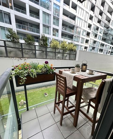 Photo 10 at 303 - 560 Front Street W, Waterfront Communities C1, Toronto