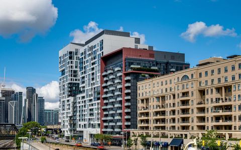 Photo 11 at 303 - 560 Front Street W, Waterfront Communities C1, Toronto