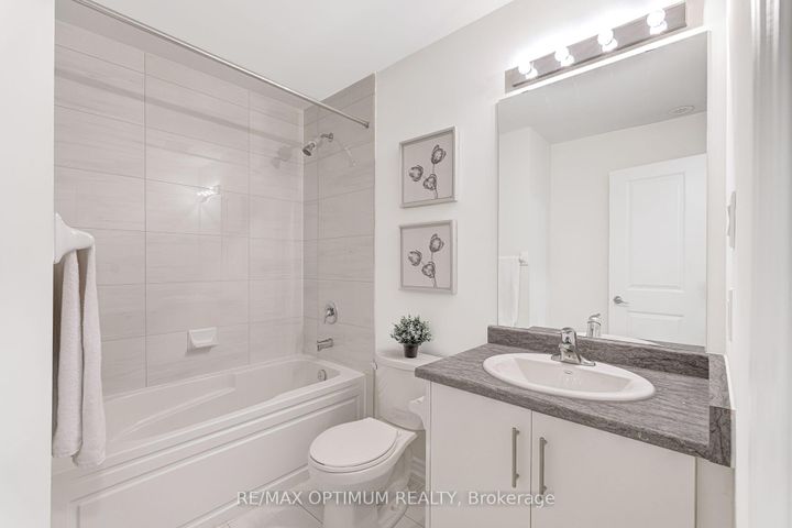 Photo 24 at 46 - 45 Knotsberry Circle, Bram West, Brampton