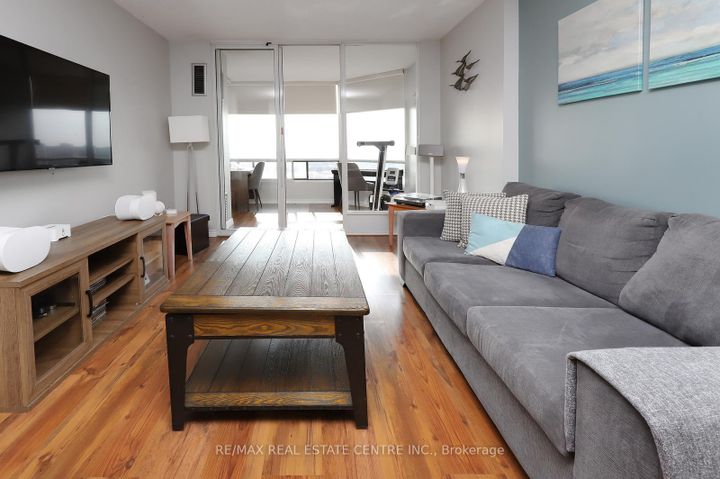 Photo 13 at 1704 - 26 Hanover Road, Queen Street Corridor, Brampton