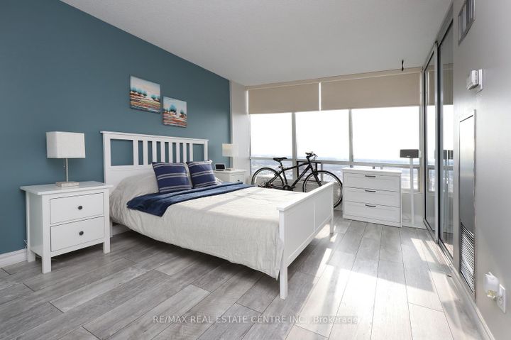 Photo 18 at 1704 - 26 Hanover Road, Queen Street Corridor, Brampton