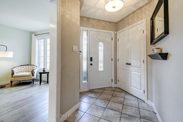 Photo 5 at 20 Derbyshire Street, Ancaster, Hamilton