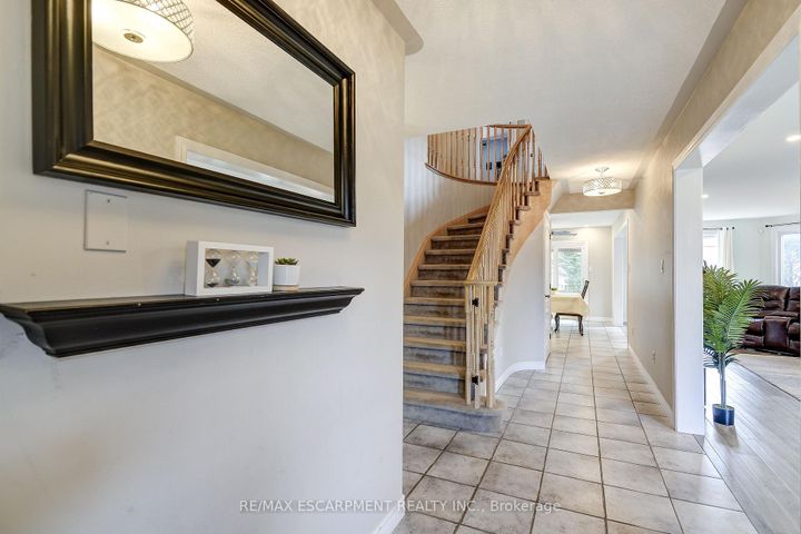 Photo 6 at 20 Derbyshire Street, Ancaster, Hamilton