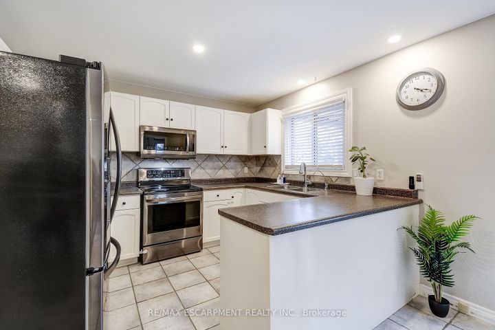 Photo 17 at 20 Derbyshire Street, Ancaster, Hamilton