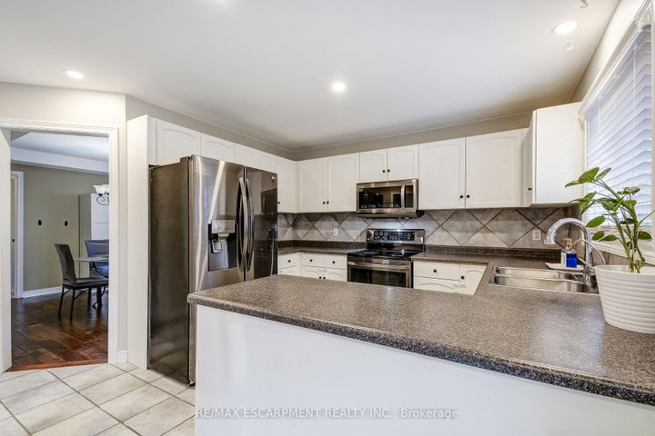 Photo 18 at 20 Derbyshire Street, Ancaster, Hamilton