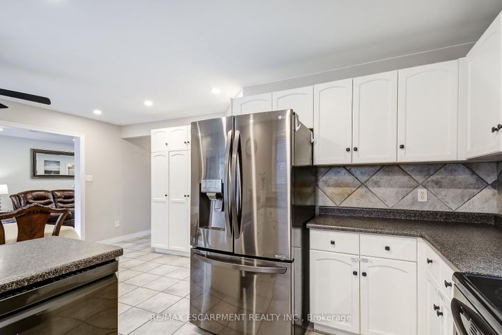 Photo 20 at 20 Derbyshire Street, Ancaster, Hamilton