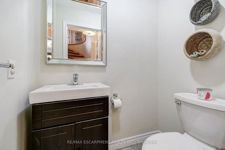 Photo 23 at 20 Derbyshire Street, Ancaster, Hamilton