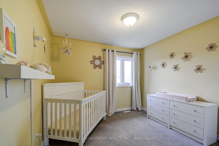 Photo 26 at 20 Derbyshire Street, Ancaster, Hamilton