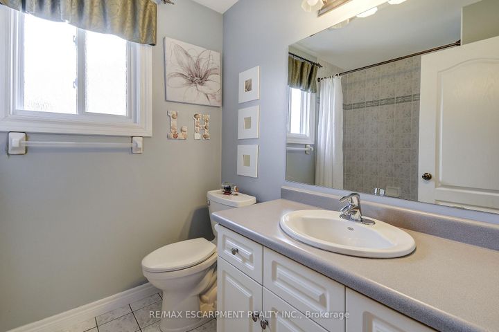 Photo 32 at 20 Derbyshire Street, Ancaster, Hamilton