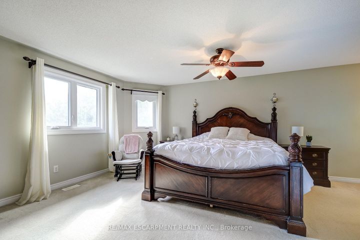 Photo 33 at 20 Derbyshire Street, Ancaster, Hamilton