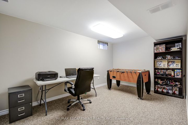 Photo 42 at 20 Derbyshire Street, Ancaster, Hamilton