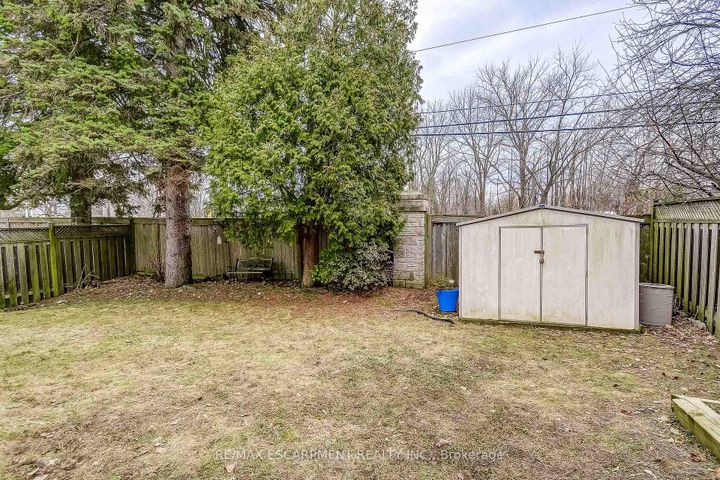 Photo 49 at 20 Derbyshire Street, Ancaster, Hamilton