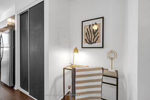 Photo 4 at 816 - 25 Cole Street, Regent Park, Toronto