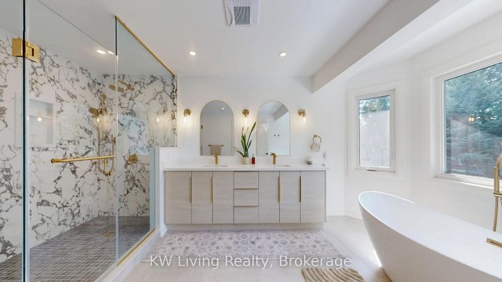 Photo 24 at 7 Wendover Court, Bayview Hill, Richmond Hill