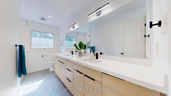 Photo 32 at 7 Wendover Court, Bayview Hill, Richmond Hill