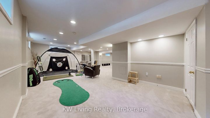 Photo 37 at 7 Wendover Court, Bayview Hill, Richmond Hill