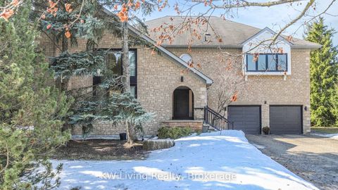 Photo 1 at 7 Wendover Court, Bayview Hill, Richmond Hill