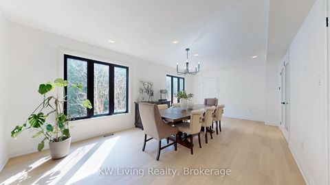 Photo 8 at 7 Wendover Court, Bayview Hill, Richmond Hill