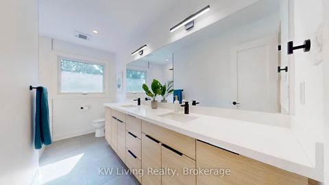 Photo 32 at 7 Wendover Court, Bayview Hill, Richmond Hill