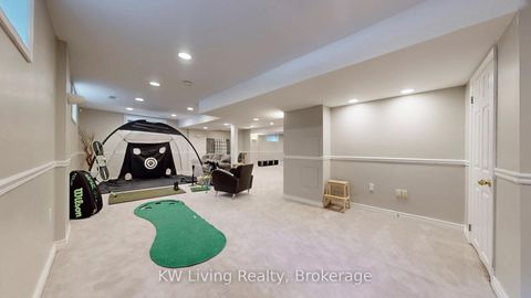 Photo 37 at 7 Wendover Court, Bayview Hill, Richmond Hill