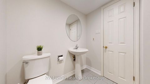 Photo 39 at 7 Wendover Court, Bayview Hill, Richmond Hill