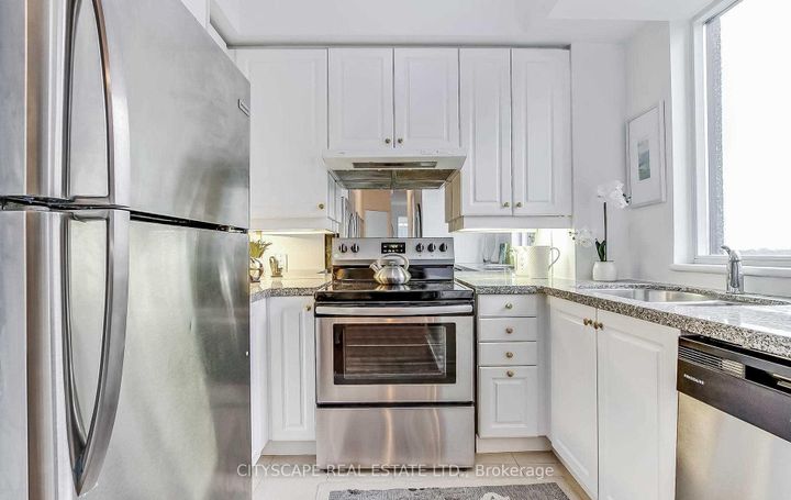 Photo 5 at Lph8 - 55 Bloor Street E, Yonge Corridor, Toronto