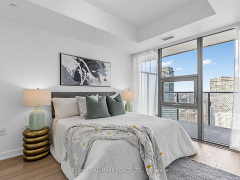 Photo 13 at 3909 - 11 Wellesley Street W, Bay Street Corridor, Toronto