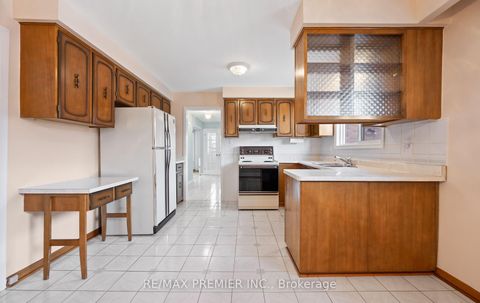 Photo 15 at 3 Mayberry Road, Jane Heights, Toronto