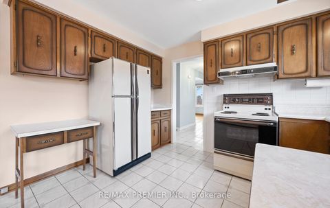 Photo 16 at 3 Mayberry Road, Jane Heights, Toronto