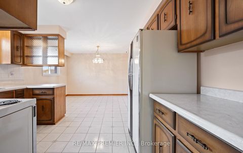 Photo 18 at 3 Mayberry Road, Jane Heights, Toronto