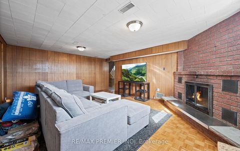 Photo 33 at 3 Mayberry Road, Jane Heights, Toronto