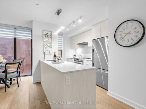 Photo 5 at 206 - 25 Richmond Street E, Yonge Corridor, Toronto