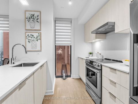 Photo 7 at 206 - 25 Richmond Street E, Yonge Corridor, Toronto