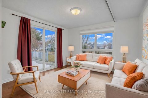 Photo 4 at 18 Maple Leaf Terrace, Cookstown, Innisfil