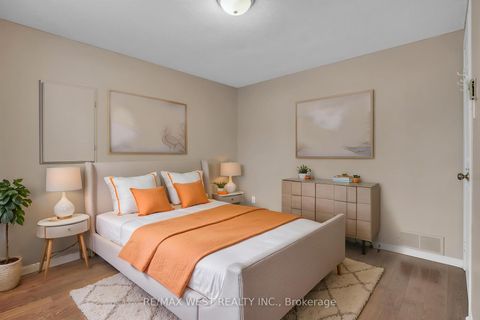 Photo 7 at 18 Maple Leaf Terrace, Cookstown, Innisfil