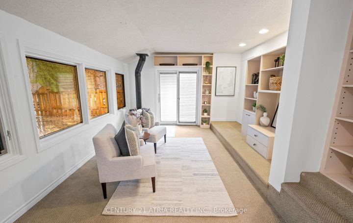 Photo 14 at 6128 Wabukayne Court, Meadowvale, Mississauga