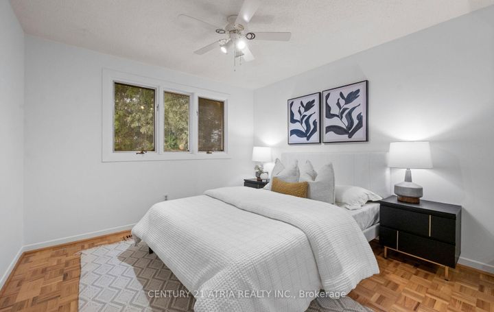 Photo 22 at 6128 Wabukayne Court, Meadowvale, Mississauga