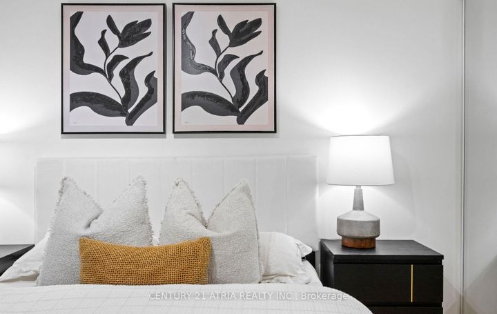 Photo 23 at 6128 Wabukayne Court, Meadowvale, Mississauga