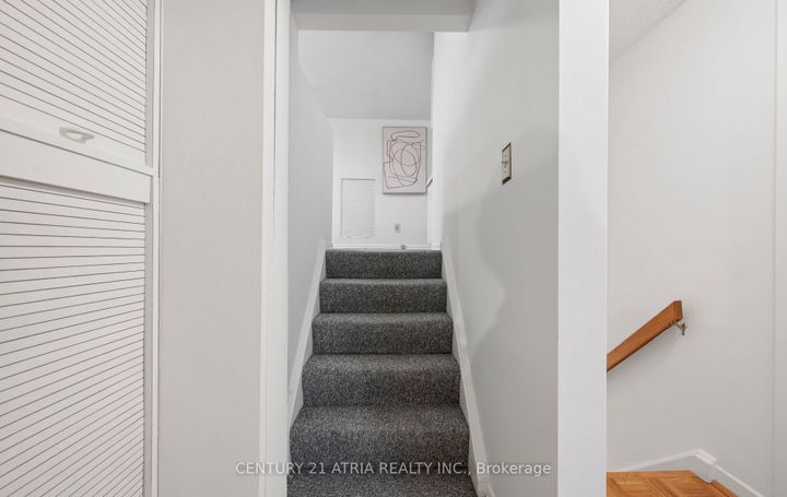 Photo 25 at 6128 Wabukayne Court, Meadowvale, Mississauga