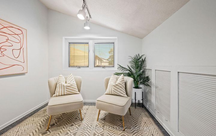 Photo 27 at 6128 Wabukayne Court, Meadowvale, Mississauga