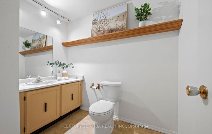 Photo 34 at 6128 Wabukayne Court, Meadowvale, Mississauga